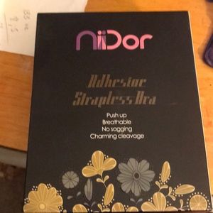 Niidor Adhesive strapless bra